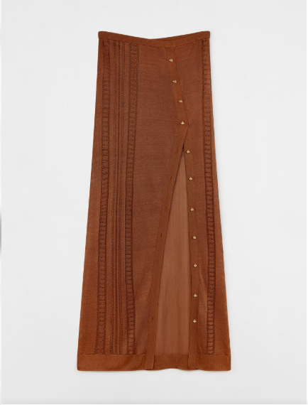 DONDE ESTEBAN 과야베라 니트 롱 스커트 제품 이미지, 골드 버튼 장식과 시스루 디테일 강조