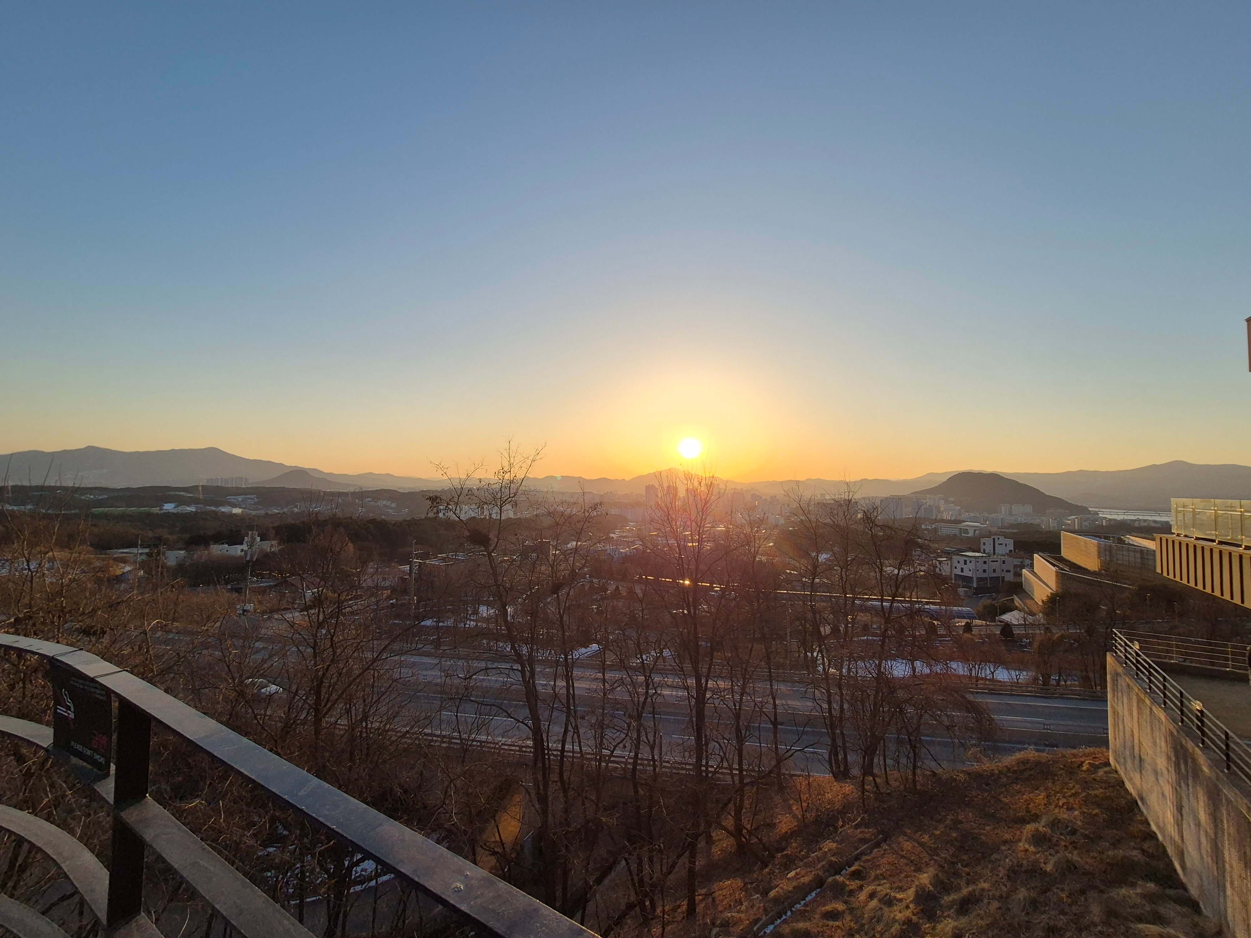 스타벅스 춘천구봉산R점 (리저브 매장)