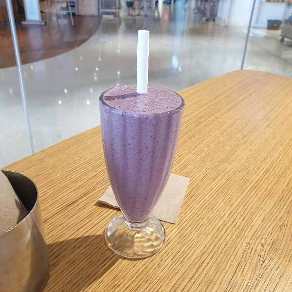 베이크트 스미냑(BAKED Seminyak): 발리 스미냑(Bali Seminyak)지역 카페_스무디