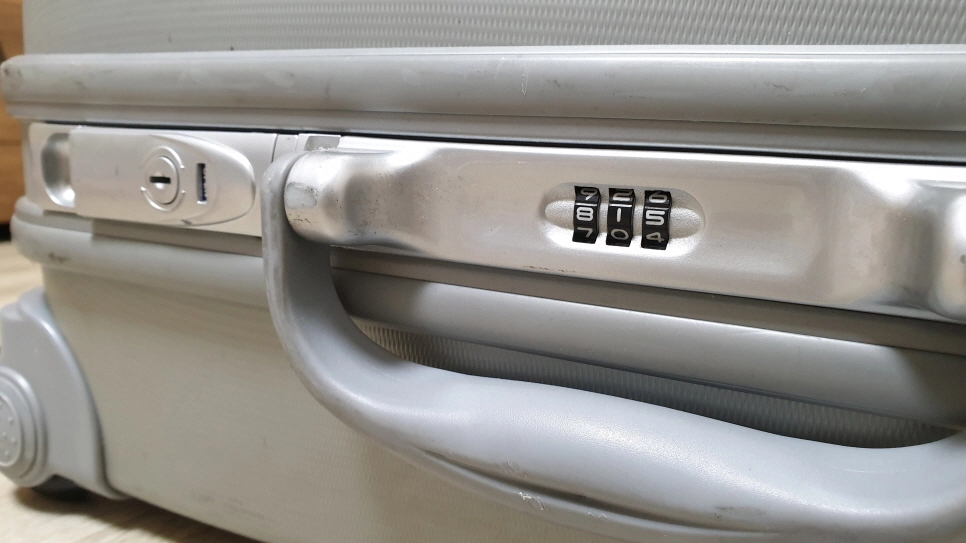 캐리어 비밀번호 바꾼 모습