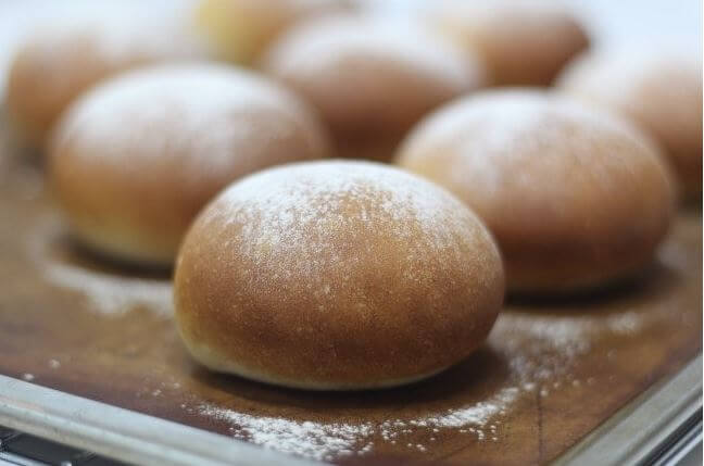 밀가루로 만든 빵