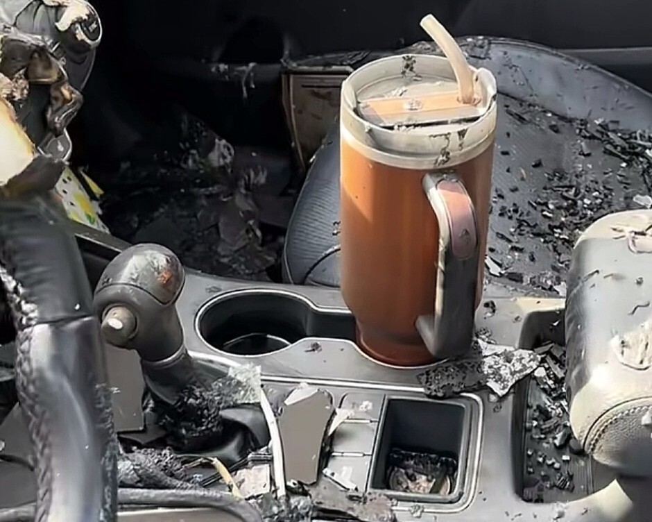 차량 화재 스텐리 텀블러