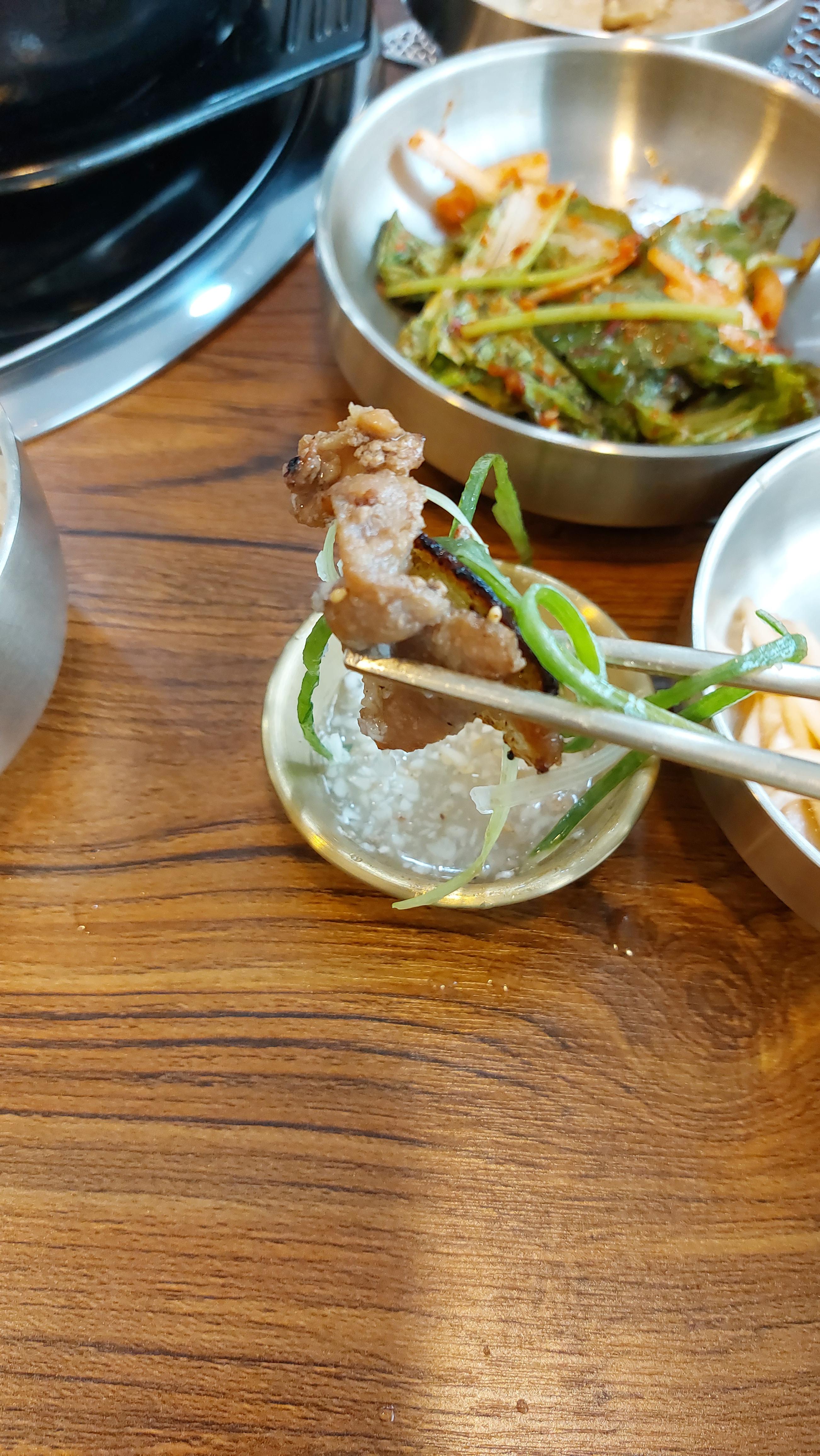 파절이랑 같이 나오는 불고기 맛있어요