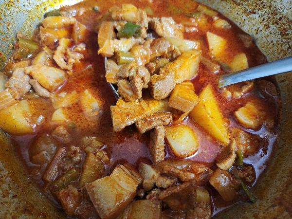 완성된 고추장 찌개
