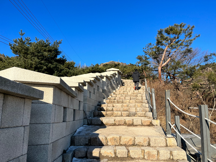 성벽길 계단