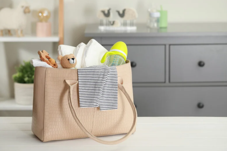 아기 외출 시 챙겨야 할 준비물 리스트