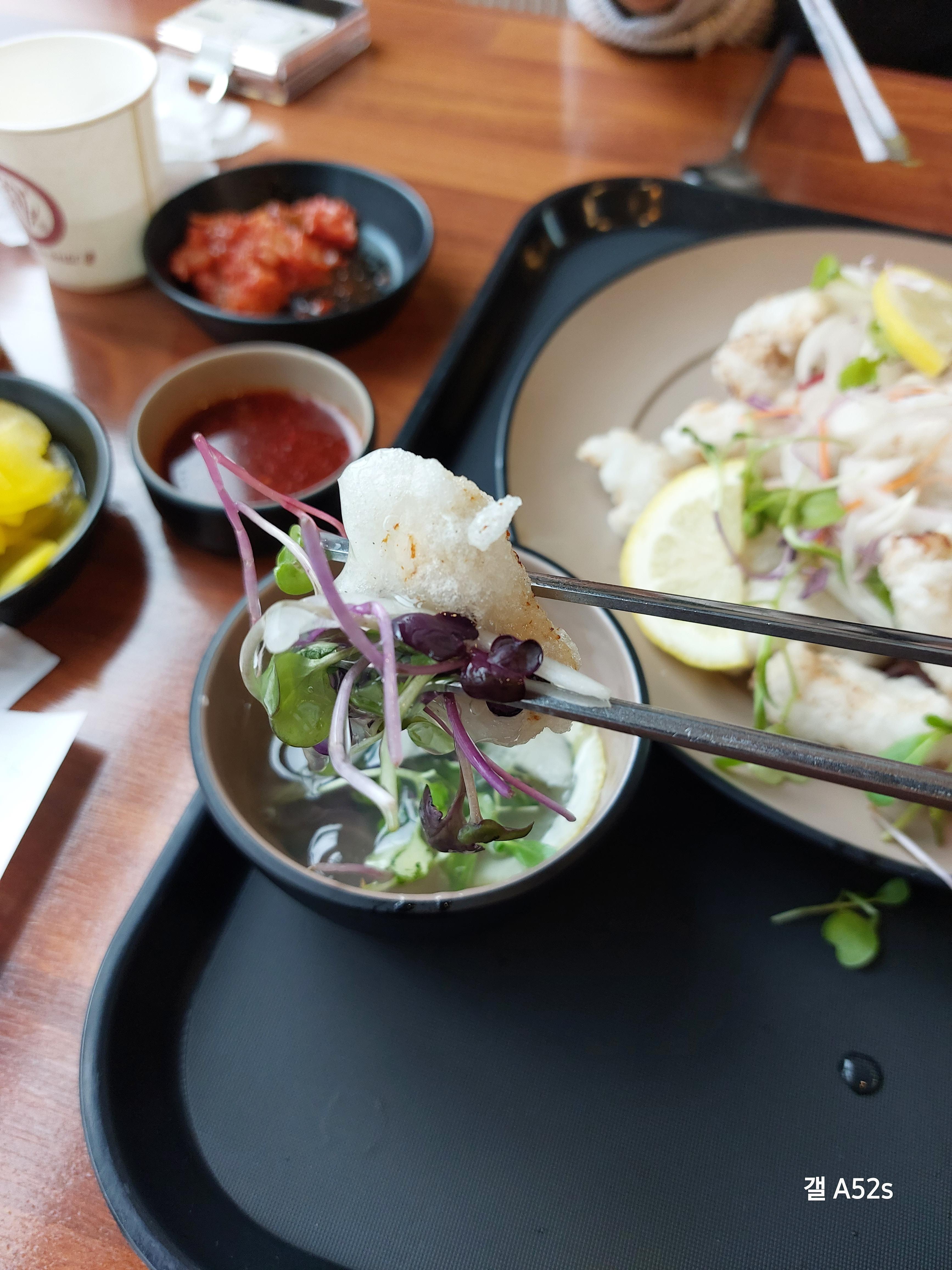 튀김옷이 예술이야! 깨끗해서 좋다!