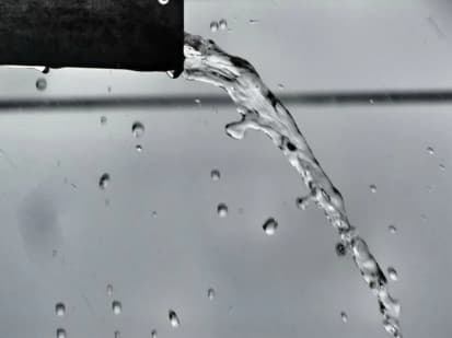 『파이프라인 우화』 서평