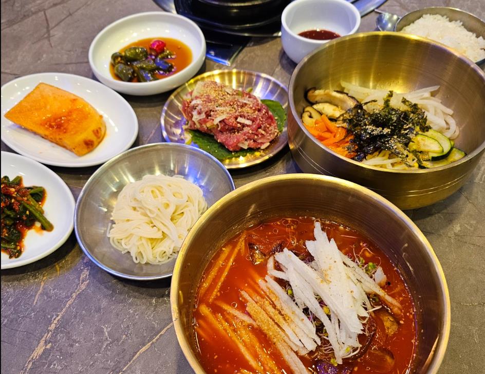 생생정보 장사의 신 육회한상 육회비빔밥부터 육회물회, 된장찌개