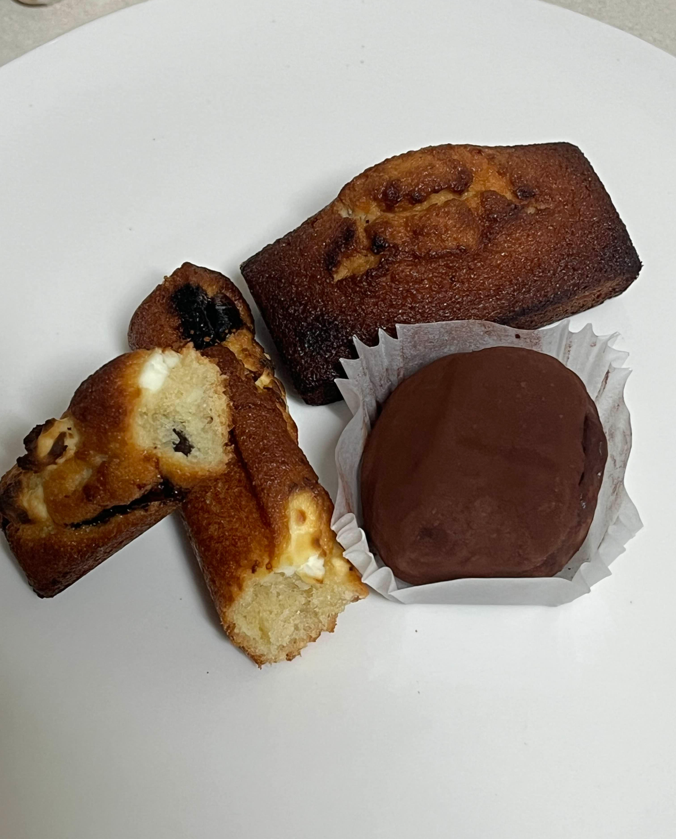 무화과 크림치즈 휘낭시에 디저트 수원 카페 하울즈