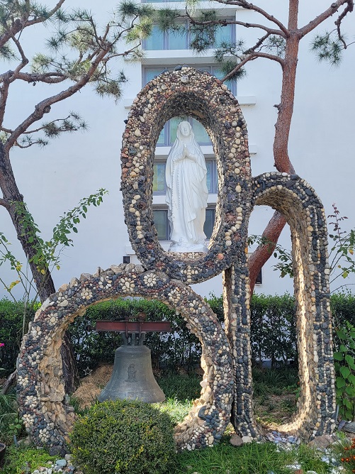 상주 남성동성당 성모상