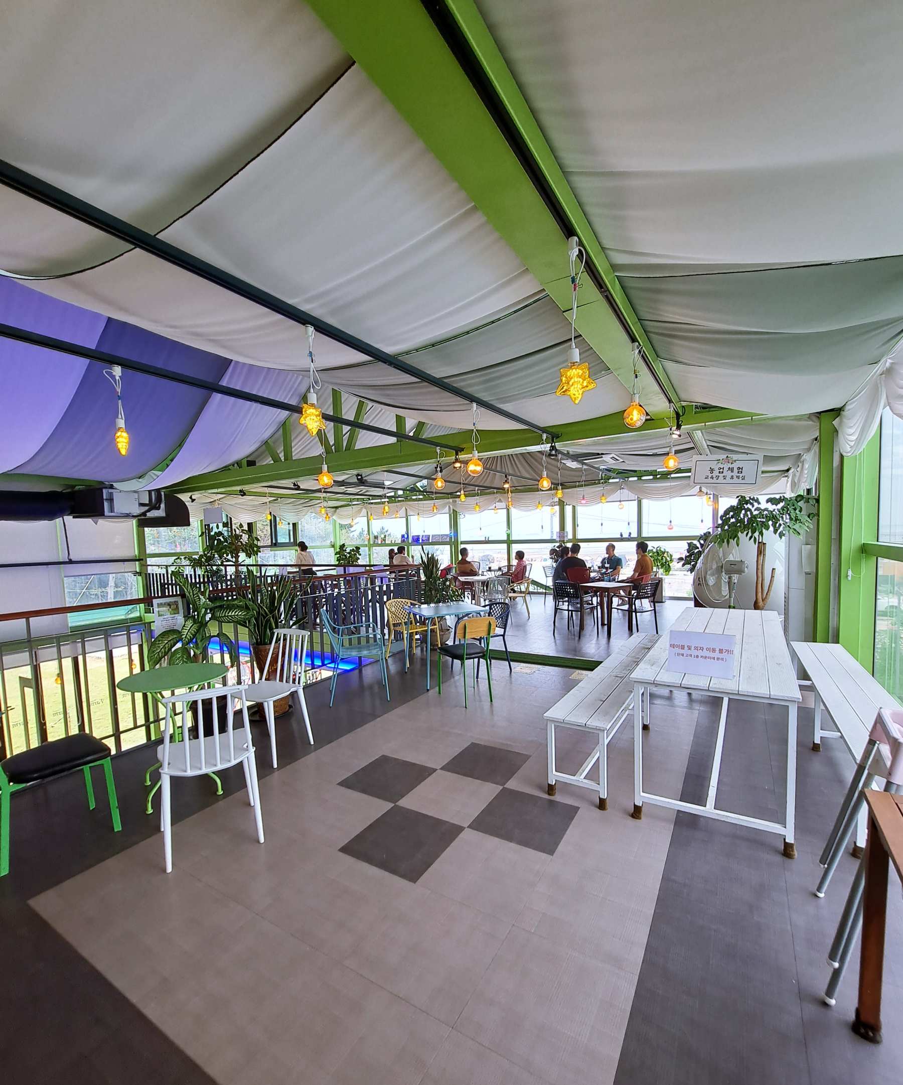 하나개팜 2층 풍경