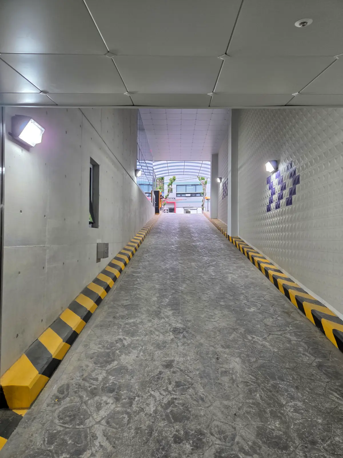 서변숲도서관 지하주차장 이미지 01