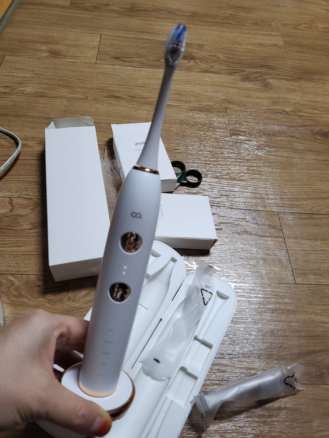 전동 칫솔 (오아 클린이 소프트 전동 칫솔)