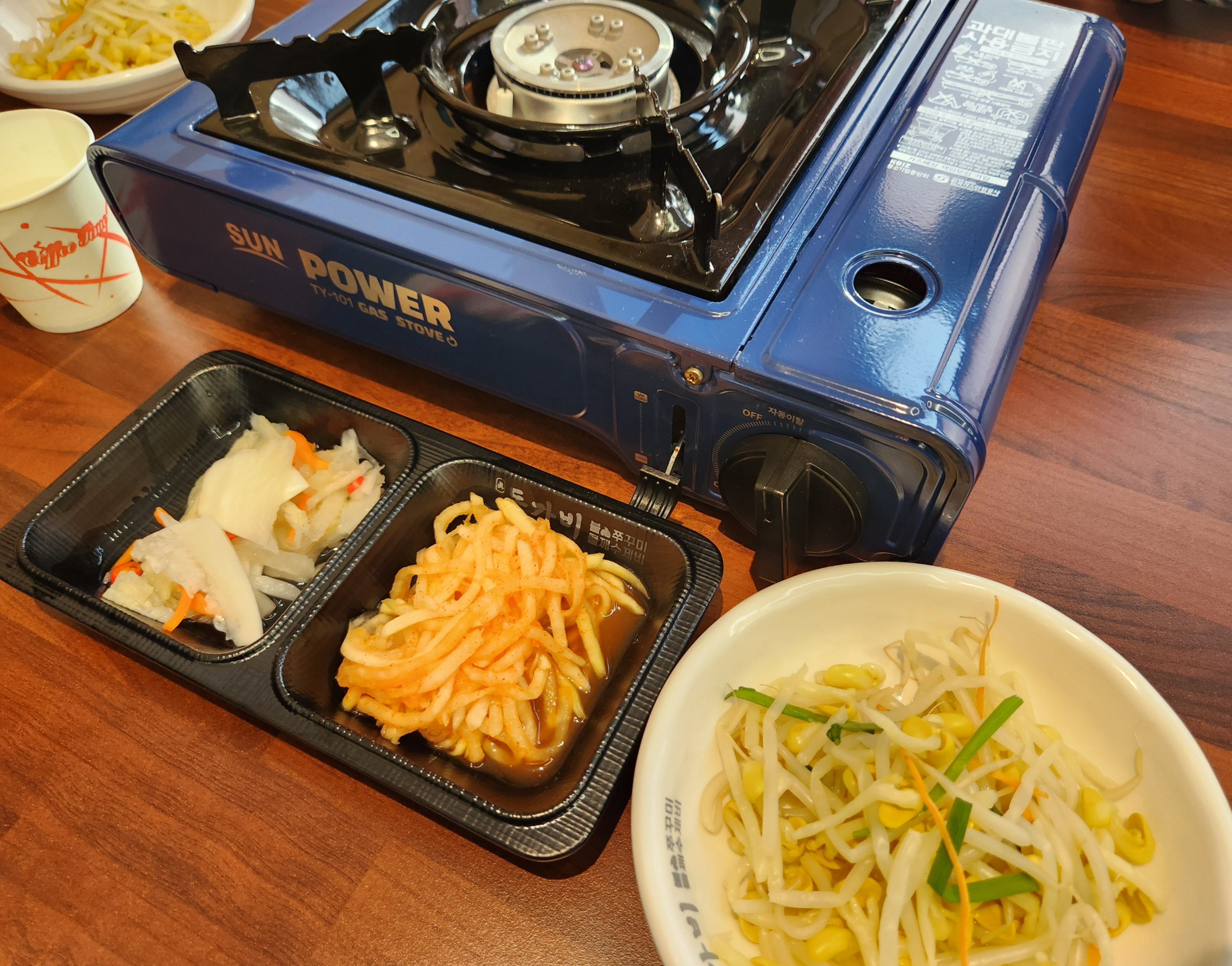 진돗가비 불쭈꾸미 기본 반찬 세팅