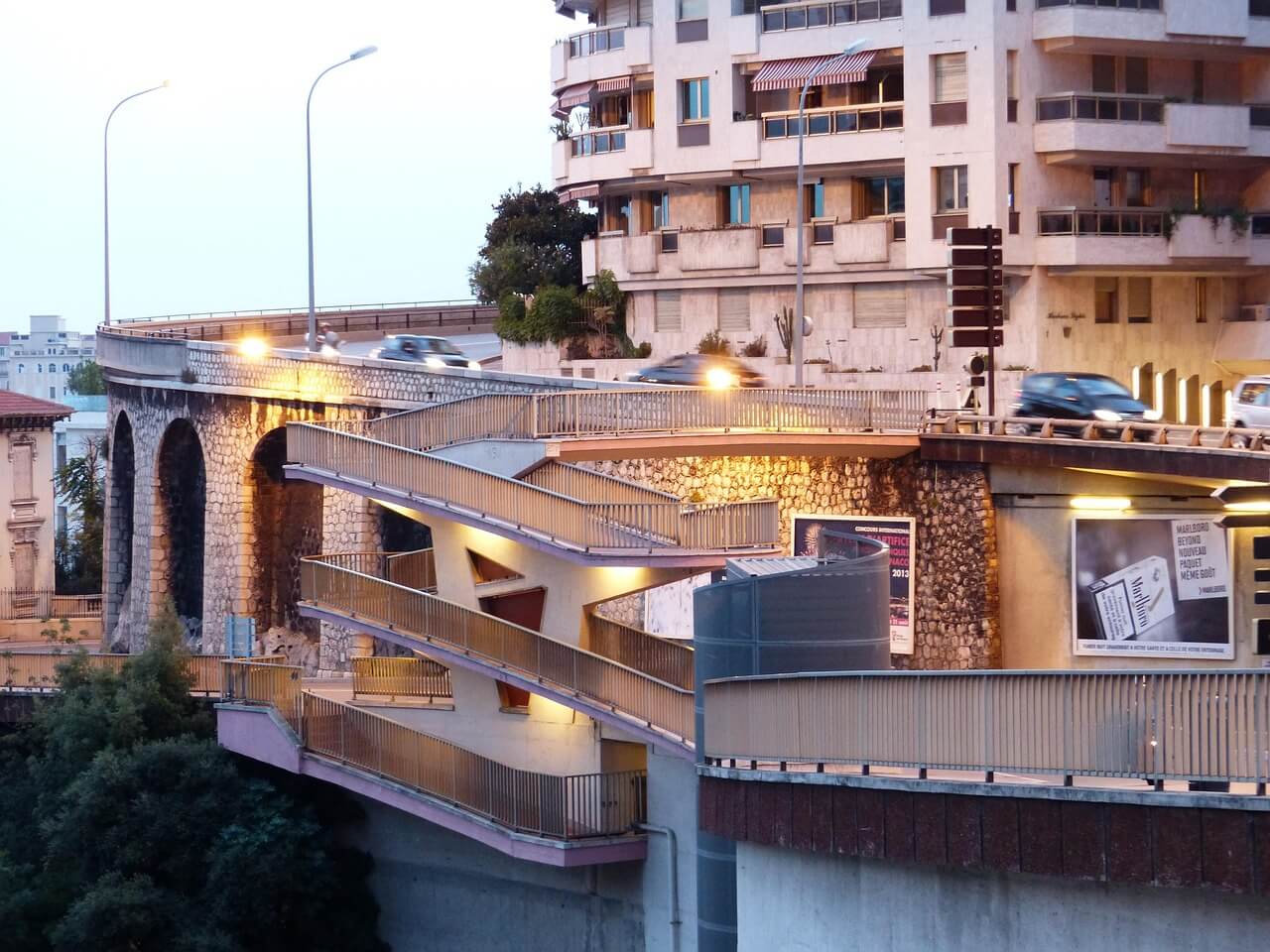 도심 골목 바닥 경사 변화가 야간 냉기 이동 방향을 왜곡하는 미세 기후 현상 구조 분석