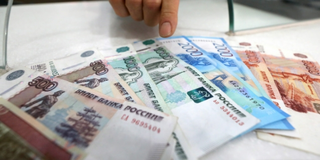 전쟁으로 폭락한 루블화 가치...대응 위해 기준금리 9.5%→20% 급등 EU FX Russian ruble plunges nearly 30% against the dollar