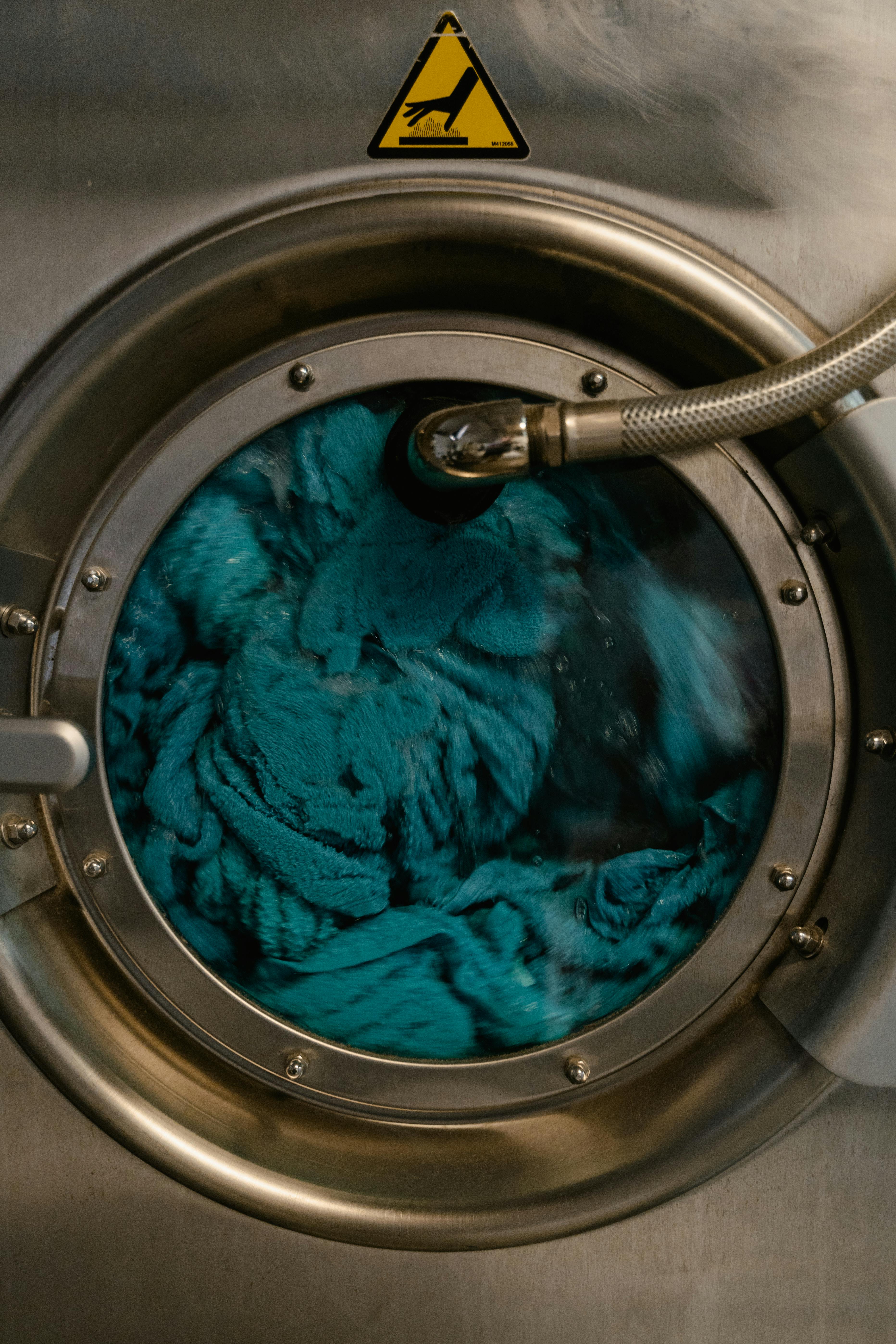 청바지 세탁 안함! 울 샴푸와 첫 세탁으로 완벽하게 관리하는 7가지 방법