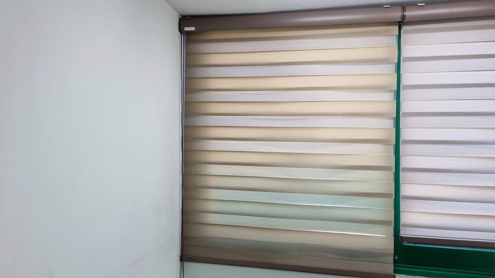 롤스크린 콤비블라인드 줄 클러치 부품 교체 완료 모습