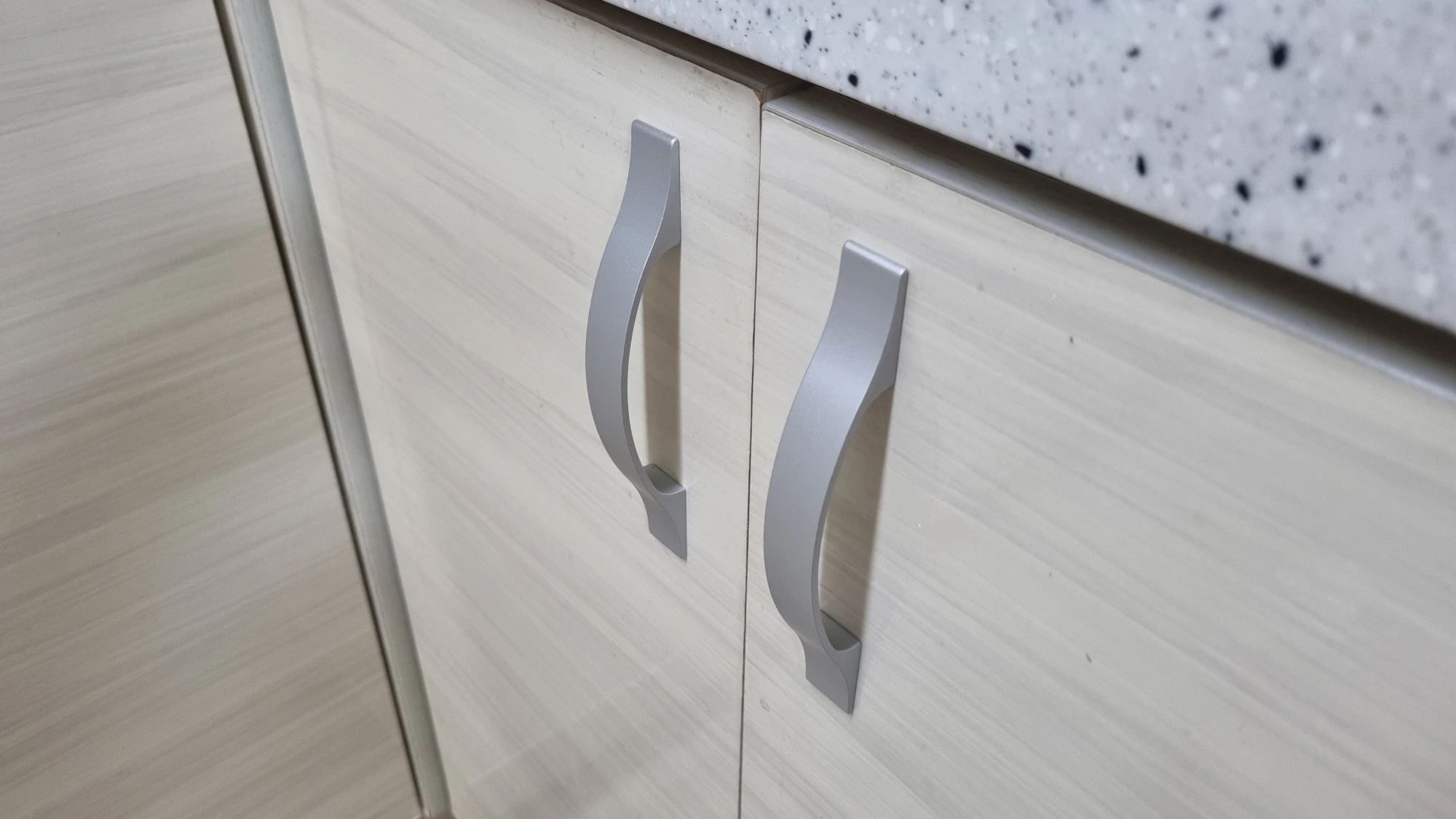 싱크대 손잡이 교체 완료 모습