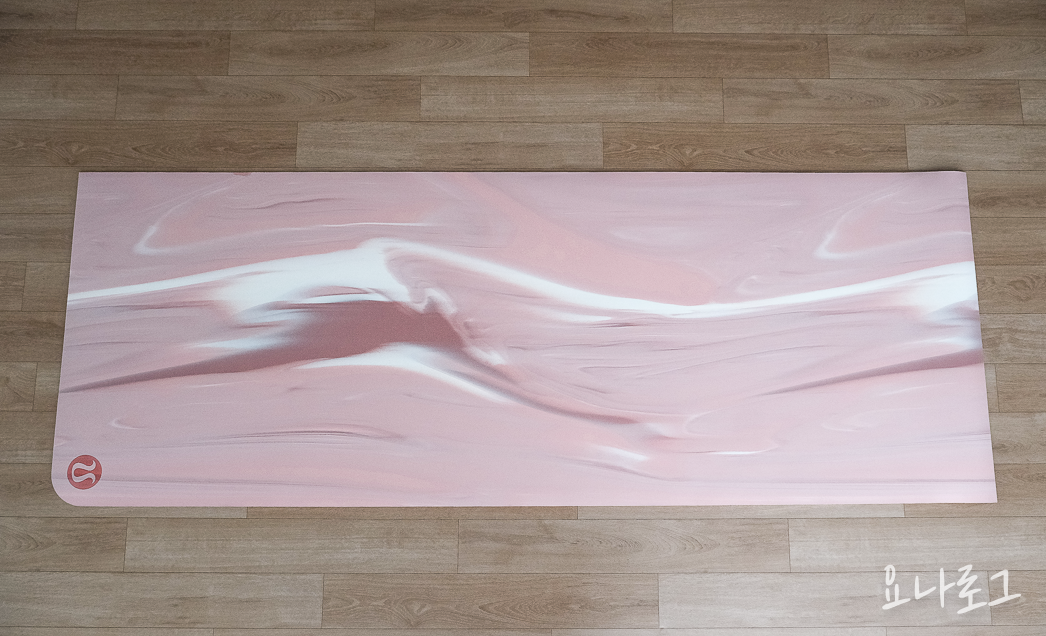 요가매트 요가매트추천 홈트 룰루레몬 룰루레몬요가매트 요가복 요가복추천 요가링 요가링추천 홈트추천 20대여성선물 여자친구선물 30대여성선물 20대여자선물 대학생선물 직장인선물 30대여자선물