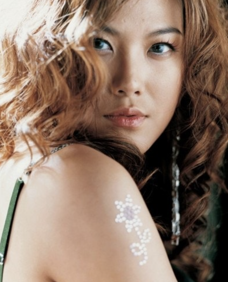 가수 김현정 활동 당시 앨범 재킷 사진 모습