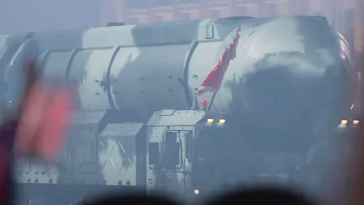 북한 열병식 장면