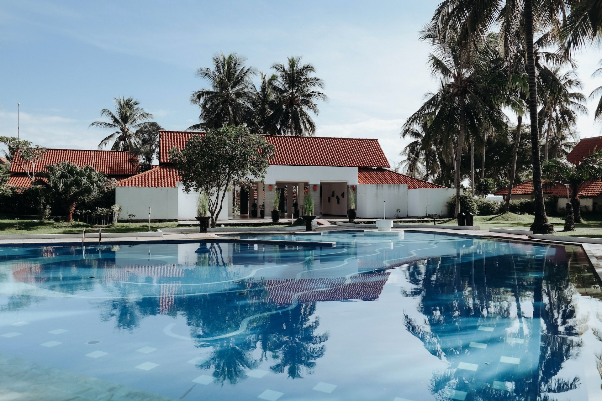 생태 건축의 가장 큰 장점은 친환경적이며 지속 가능한 건축 환경을 조성할 수 있다는 것입니다.