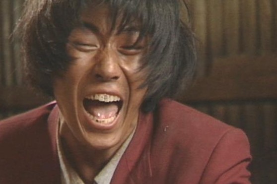 전설의 캐릭터 '맨발'을 연기하는 윤태영 배우