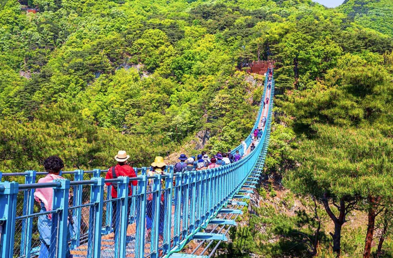 원주 간현관광지 산악보도교 / 사진=한국관광공사 김지호