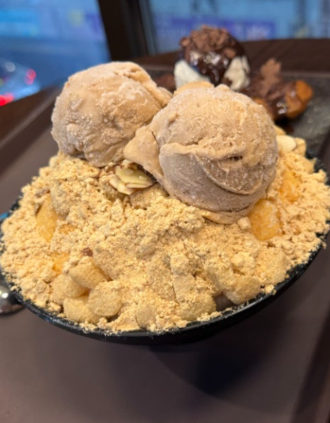 설빙 대표메뉴 인절미 빙수 사진