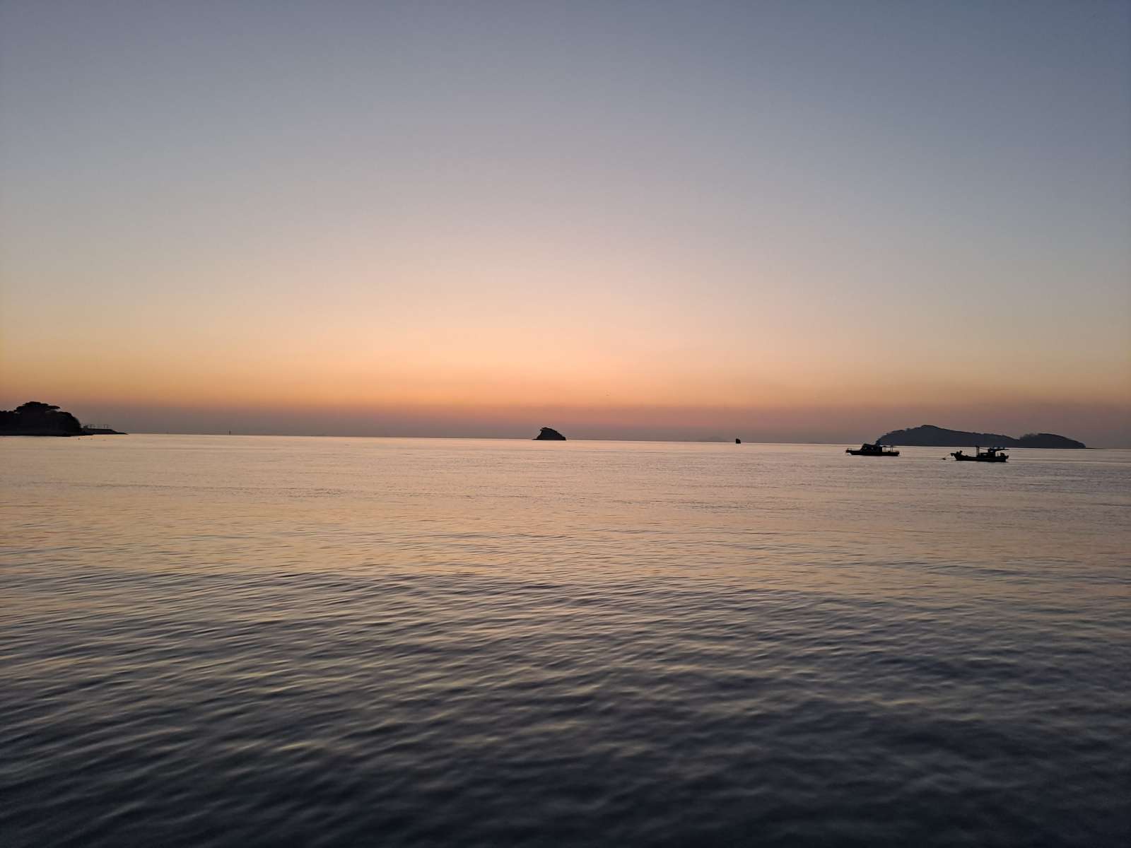 해뜨기 전 고요함