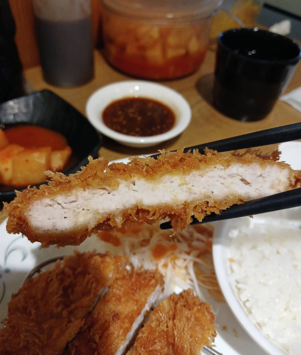 압구정하루 돈까스 한조각