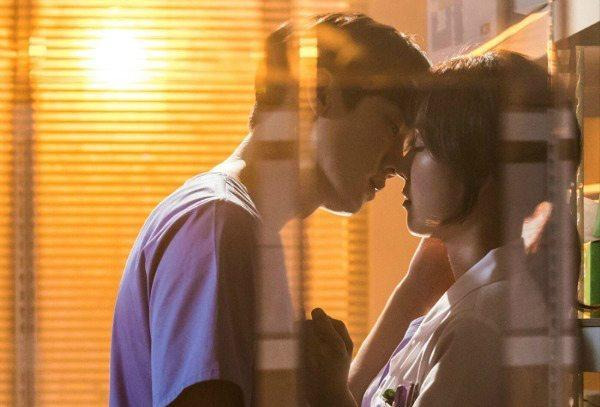 설렘 폭발 넷플릭스 로맨스 5편 확인하러 가기