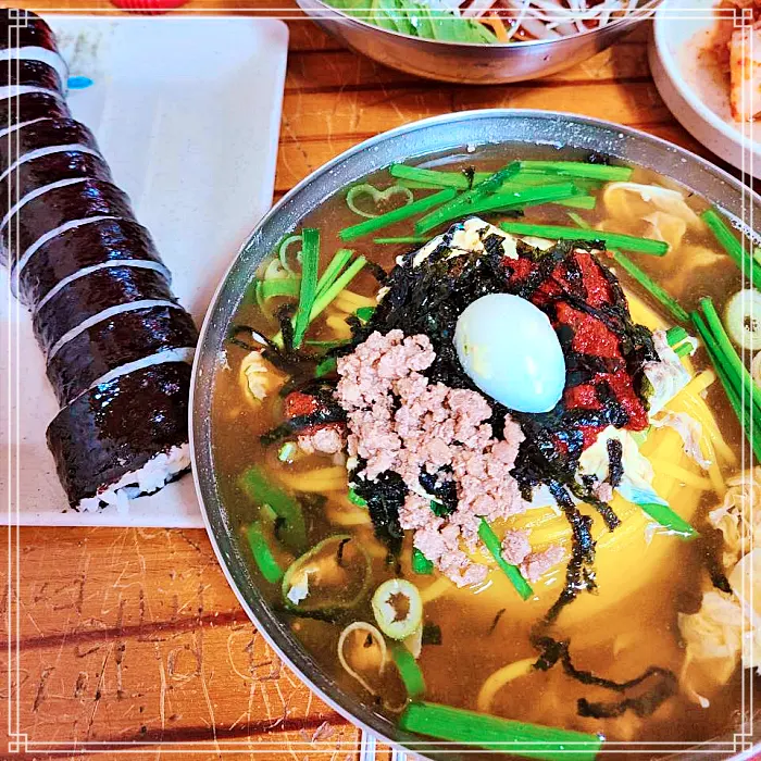 옥천 맛집 쫄깃한 면 위 고기, 메추리알 고명, 따끈한 물쫄면