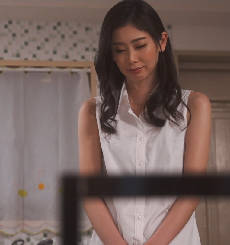 남편에게 뭔가 할말이 있는 듯한 코마츠 안(An Komatsu)