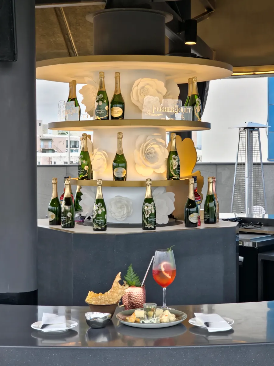 프리빌리지 바 야외 테이블 사진