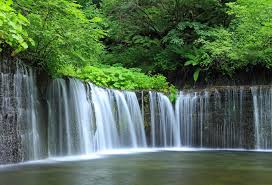 그림 같은 시라이토 폭포의 다양한 포토 포인트.