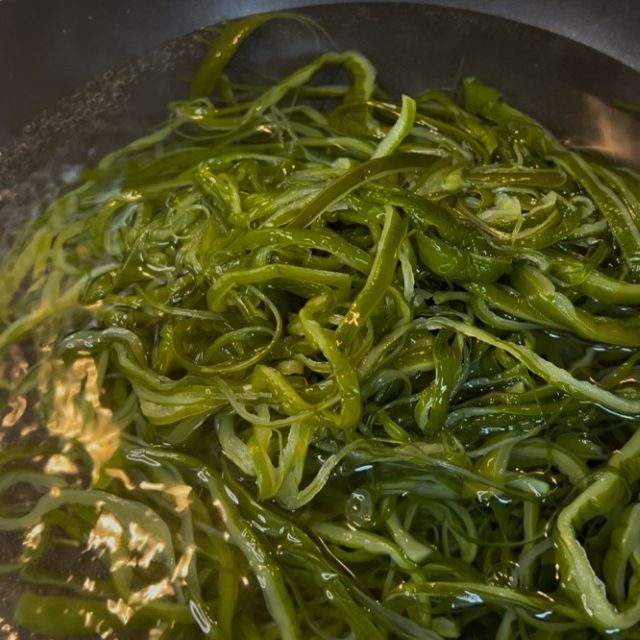 미역줄기 데치기