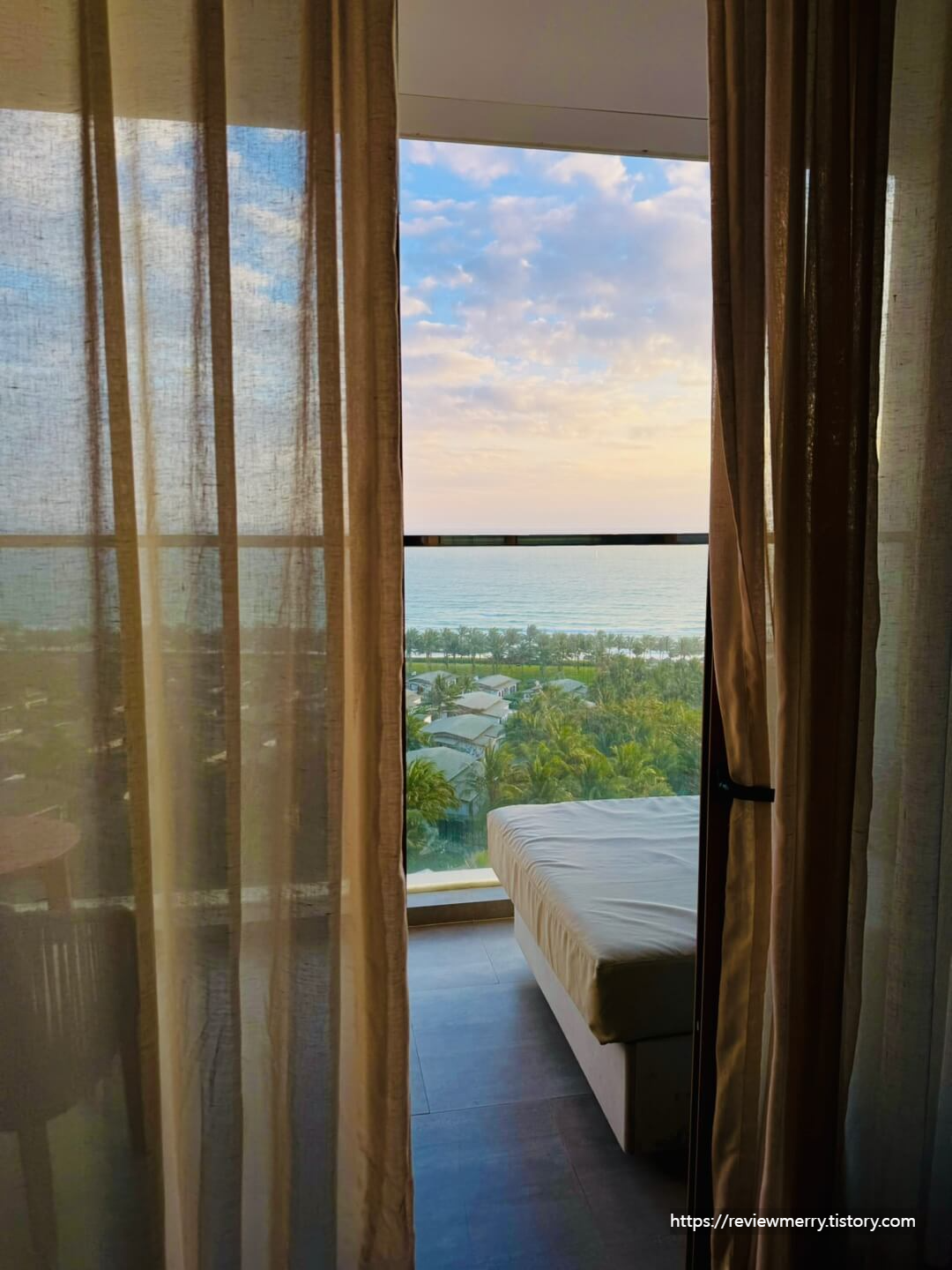 룸에서 본 테라스 뷰