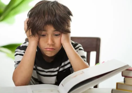 이른 영어문법 시작으로 힘들어하는 어린이