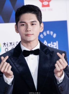 옹성우 군대 전역