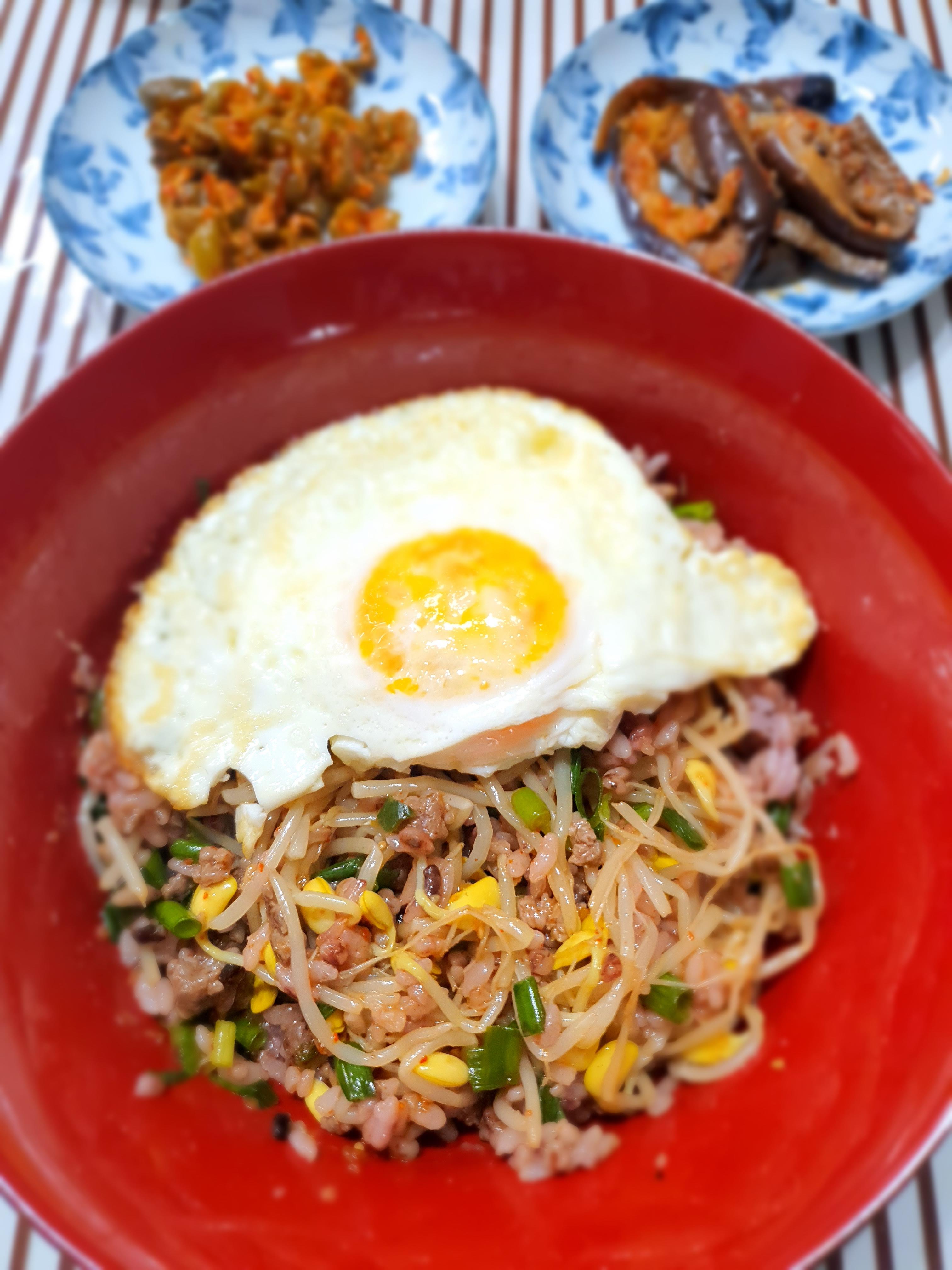 계란프라이-부쳐서-얹어-먹어도-됩니다.