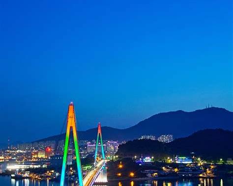 여수 밤바다로 떠나는 낭만적인 가을 여행 낭만포차거리