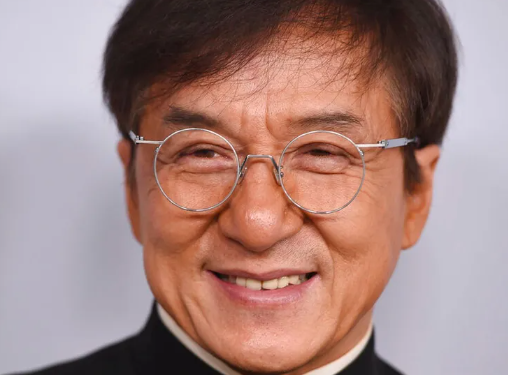 성룡 정면 사진