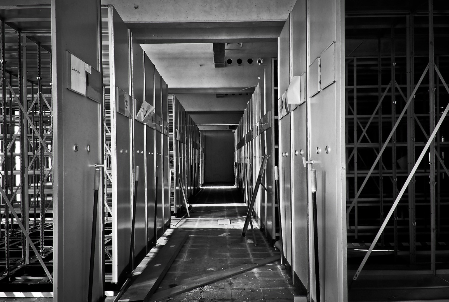 사라져가는 꿈의 기록: 애니메이션 아카이브의 위기와 미래 세대를 위한 보존의 긴급성