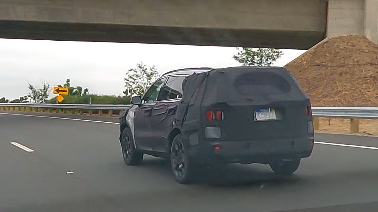 기아 '쏘렌토 페이스리프트' 위장막 테스트카