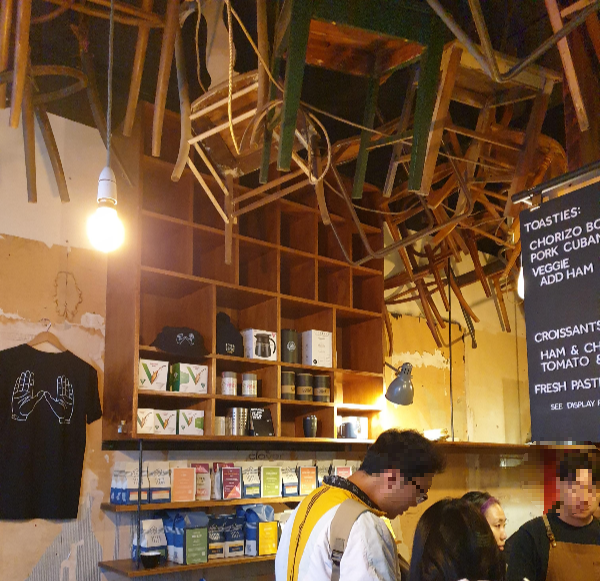 멜버른 3대 커피: Brother Bana Budan_천정