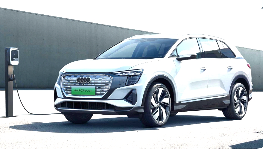 아우디 Q5 e-tron
