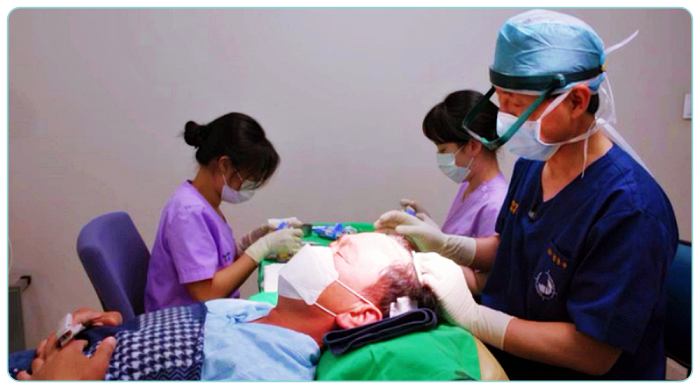 명의-모발-이식